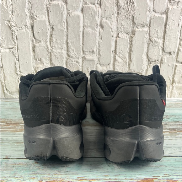 ON Cloudsurfer Women’s Size 8.5 Gray and Black Athletic Shoes main image 5